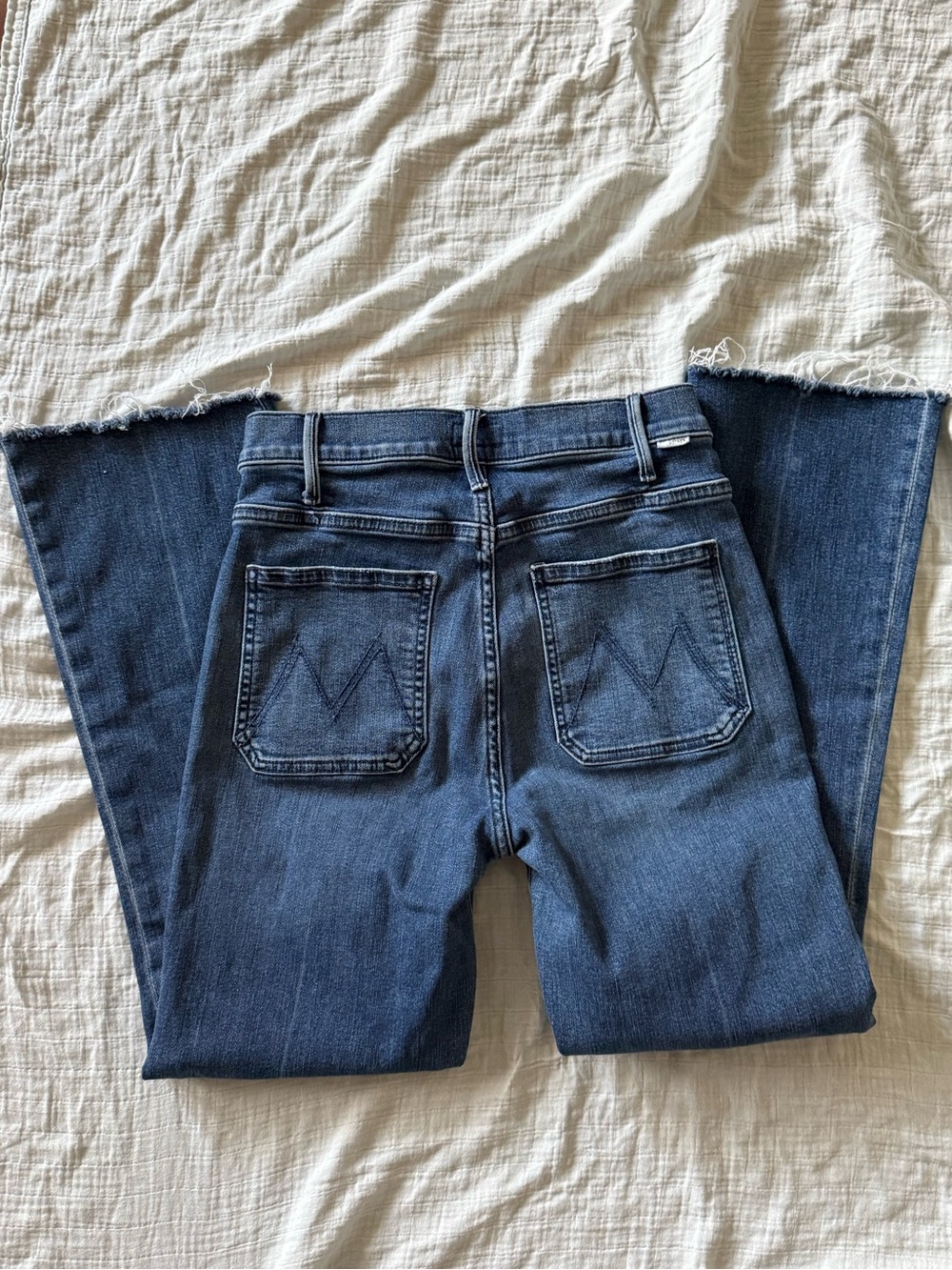 MOTHER Hustler patch pocket fray ankle jeans 
Out for the evening - Picture 7 of 10